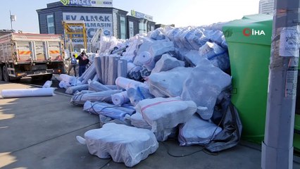 Başakşehir’de kumaş yüklü tır böyle devrildi