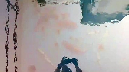 kum gibi balık havuzda yenmeyi bekliyor