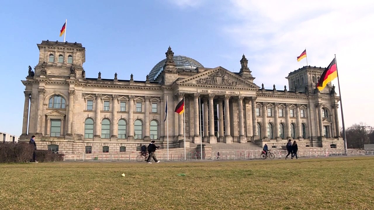 AfD-Spitze empört über Einstufung als Rechtsextremismus-Verdachtsfall