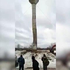 Il voulaient redresser le chateau d'eau... C'est raté