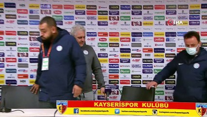 Sumudica’dan istifa sinyali: “Yol ayrımına geldiğimizi düşünüyorum”