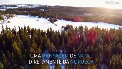 Agricultor norueguês deixa mensagem de Natal na neve