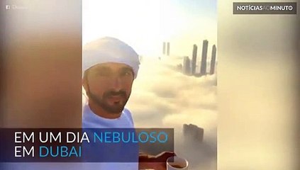 Dubai por cima das nuvens