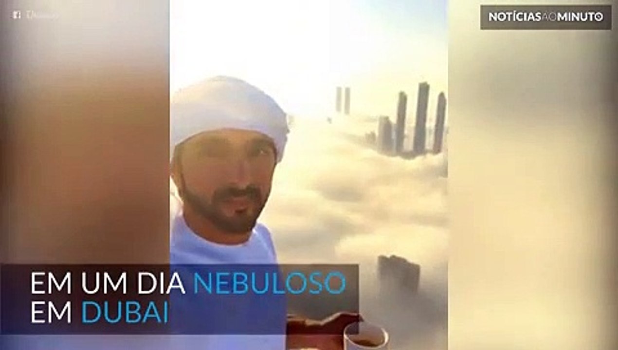 Dubai por cima das nuvens