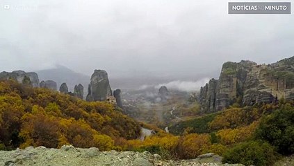 Time-lapse mostra misterioso nevoeiro na Grécia