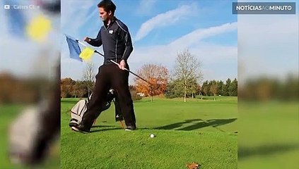 Homem mostra truques de golfe impressionantes
