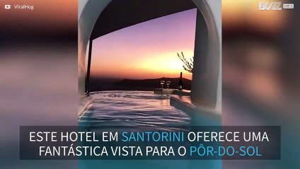 A vista privilegiada do pôr-do-sol de um hotel em Santorini