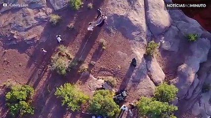 Casamento radical a 120 metros de altura no Utah