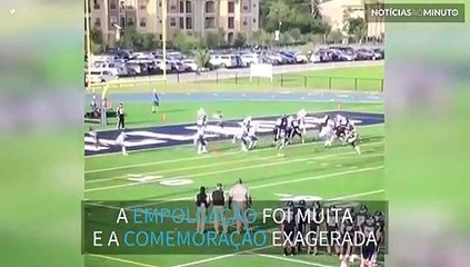 Treinador se empolga na comemoração