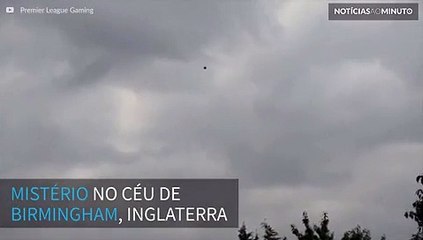 Misterioso OVNI surge em estádio de futebol