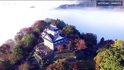 Conheça o castelo japonês que flutua