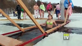 Winter Swimming Ice Bathing _ Водохреща (2016) Крещение.