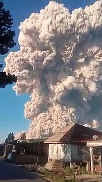 Viral,, GUNUNG SINABUNG MELETUS || terbaru