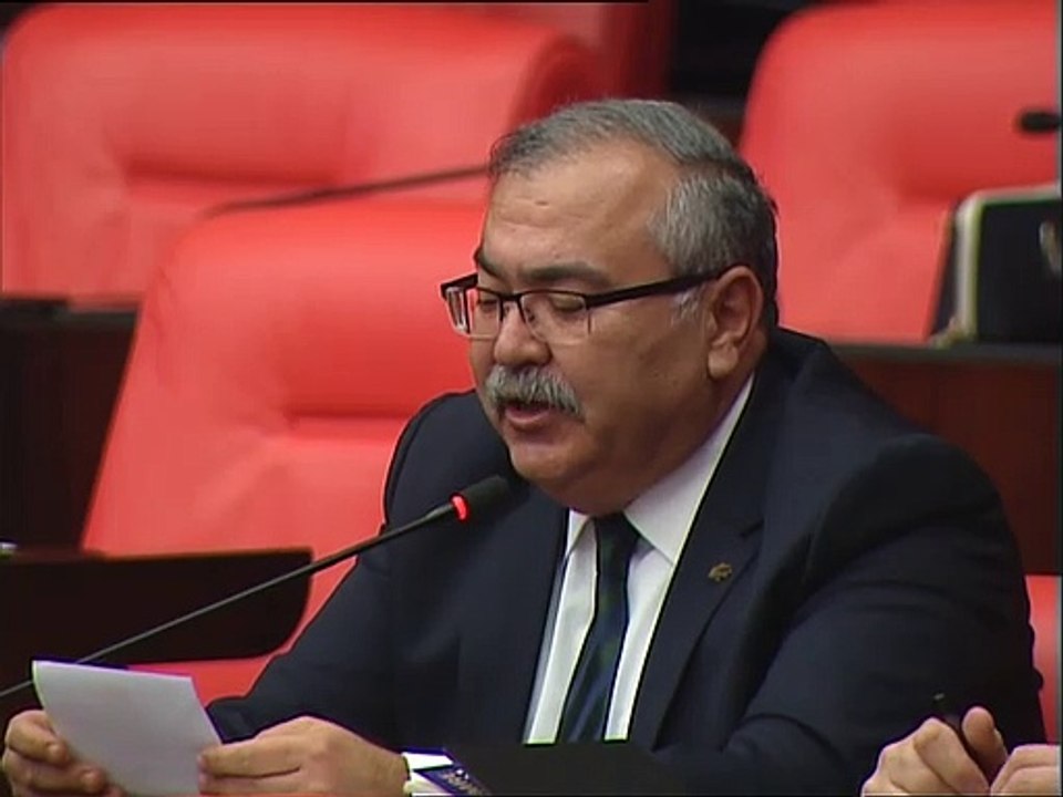 Aydın Çine'de bazı siyasilerle akrabalığı bulunan bir öğretmen kadrosunun olduğu okulda hiç görev yapmayarak kıdemi yetmemesine rağmen 3 yıldır evinin yanındaki okula görevlendirildiği iddia ediliyor.  Anlaşılan o ki AKP iktidarı için önce akrabalar, sonr