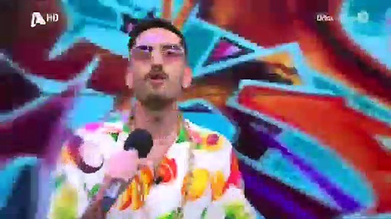 Ηλιάνα Παπαγεωργίου Εμφανίστηκε στην εκπομπή της Pop Up με ρούχα του Snik