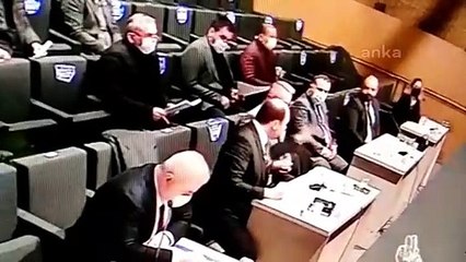 Meclis'te kavga çıktı