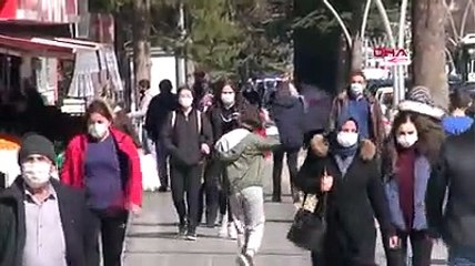 Kırmızı kategorideki Tokat'ta, sokaklardaki yoğunluk dikkat çekiyor