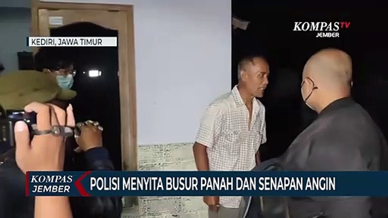 Tangkap 2 Terduga Teroris, Tim Densus 88 Temukan Senapan Angin dan Busur Panah