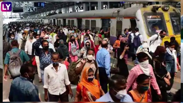 Kishori Pednekar, Mumbai Mayor यांनी घेतला COVID-19 लसीचा पहिला डोस