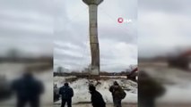 - Rusya'da dev su kulesi işçi servisinin üzerine devrildi