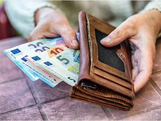 Diese Gewohnheiten kosten dich unnötig Geld