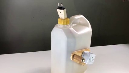 Brilliant idea with PVC pipe and plastic container!