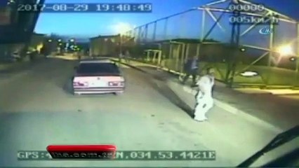 Halk otobüsündeki bıçaklı kavga kamerada