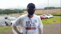 Grupo faz manifestação Aeroporto de Cascavel pedindo pela vacina para todos