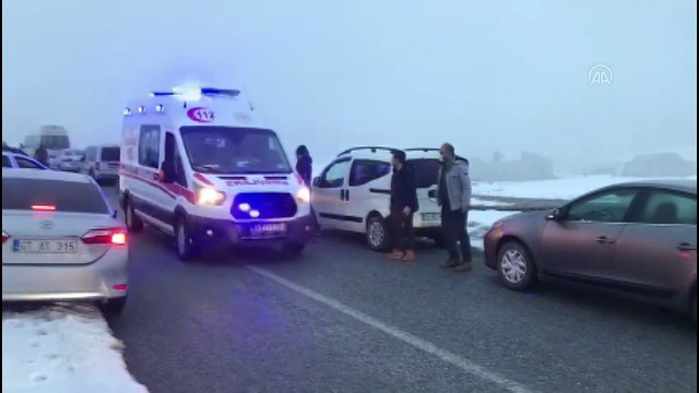BİNGÖL - Milli Savunma Bakanlığı Bingöl'den kalkan askeri helikopterin kaza kırıma uğradığını, 9 personelin şehit olduğunu, 4 personelin yaralandığını bildirdi
