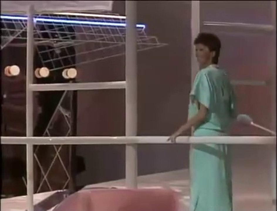 LILL LINDFORS, ein kleines Missgeschick / a little mishap