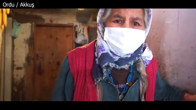 ANKARA - Koca, sağlık çalışanlarının koronavirüsle mücadele çerçevesinde yaptığı aşılama çalışmalarına ilişkin bir video paylaştı