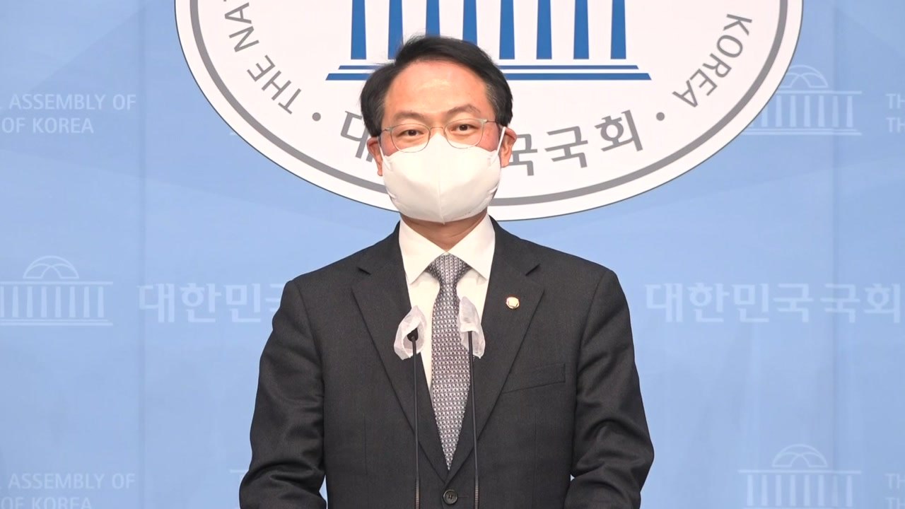 민주당 "윤석열, 사의 표명부터 정치 행보 시작" / YTN