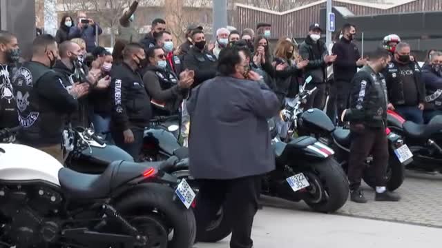 La familia y amigos de Alex Casademunt, devastados en la despedida del cantante