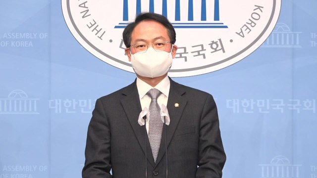 민주당 사의 표명부터 정치 행보 시작 / YTN