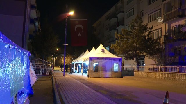 ANKARA - Tatvan'daki helikopter kazasında şehit düşen Kara Pilot Yüzbaşı Gökhan Uysal'ın Ankara'daki ailesine acı haber ulaştı