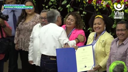 Скачать видео: Asamblea Nacional entrega Orden Rigoberto Cabezas a 19 periodistas destacados