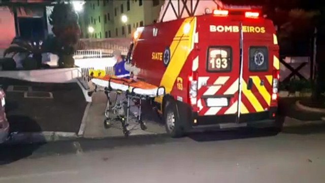 Idosa é socorrida pelo Siate após cair dentro de apartamento