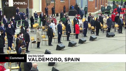 İspanya, ETA ve GRAPO örgütlerinin silahlarını iş makinesi ile imha etti