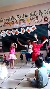 my cutie pamangkin in pink while dancing