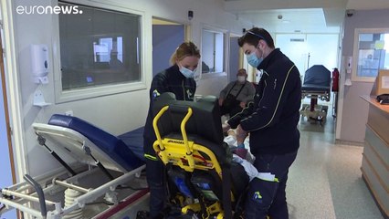 Covid-19 : l'option d'une vaccination obligatoire pour les soignants pas écartée en France