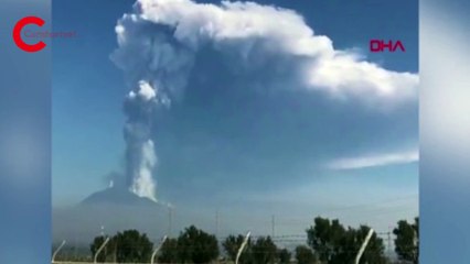 Dumanı üstünde Etna yanardağından ürküten görüntü