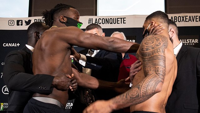 Boxe : Tony Yoka giflé par son adversaire lors du face à face après la pesée