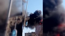Son dakika haberleri... Eyüpsultan'da apartman çatısında çıkan yangın söndürüldü