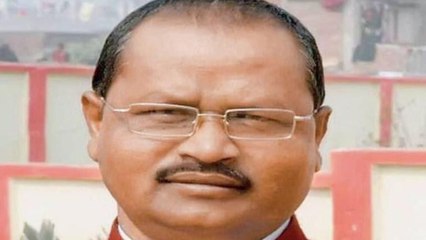 JDU MLA Gopal Mandal carries 4-5 weapons with him