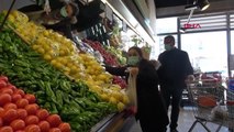 Aksaray'da manav ve marketlerde sokağa çıkma kısıtlaması öncesi hareketlilik başladı