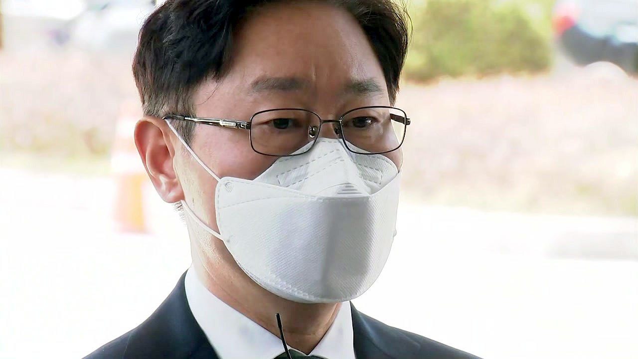 광주 간 박범계 "차기 총장, 주말 숙고해 가닥 잡을 것...후보 추천위 조속히 구성...