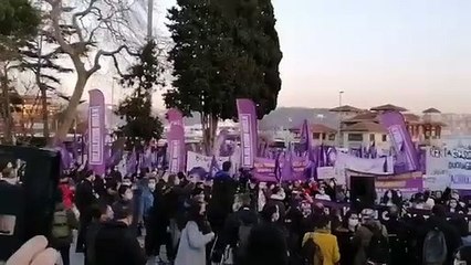 Kadınlar Beşiktaş'ta eylemde: İstanbul Sözleşmesi'ni uygulatacağız