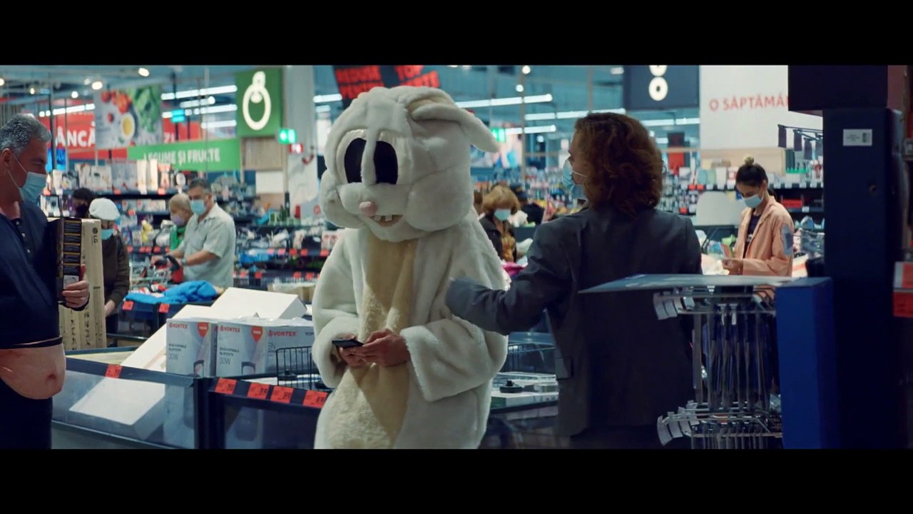 المخرج الروماني رادو جوده يفتك جائزة "الدب الذهبي" في مهرجان برلين السينمائي