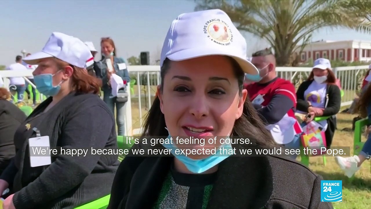 Pope urges Iraqis to shun past violence and give peace a chance