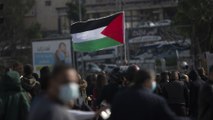 الفلسطينيون يتظاهرون في أم الفحم تنديدا بالعنف وانتشار الجرائم ببلداتهم